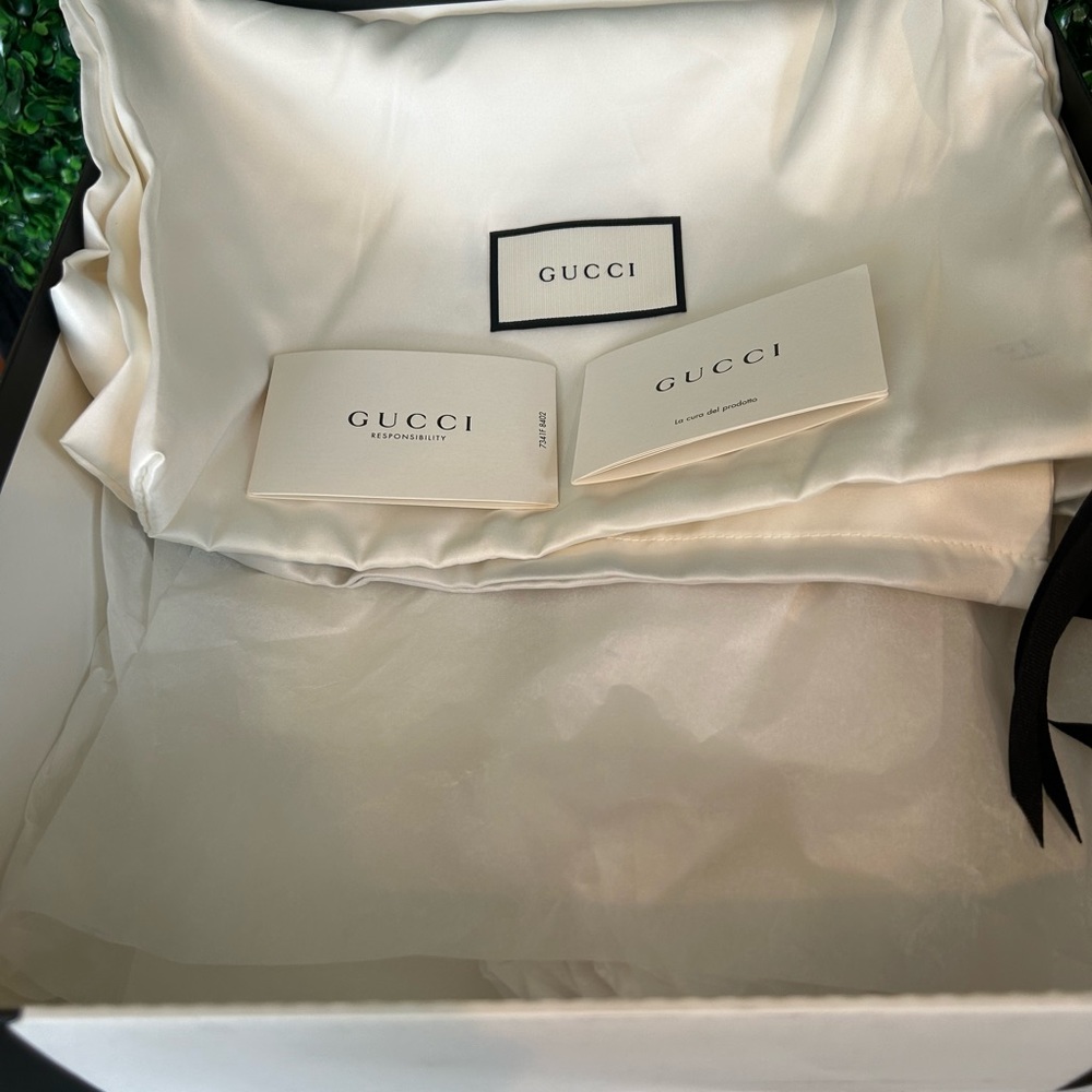 GUCCI BLACK BOOTS….37+(7.5) These boots are classic, love the gold buttons. - Picture 10 of 10